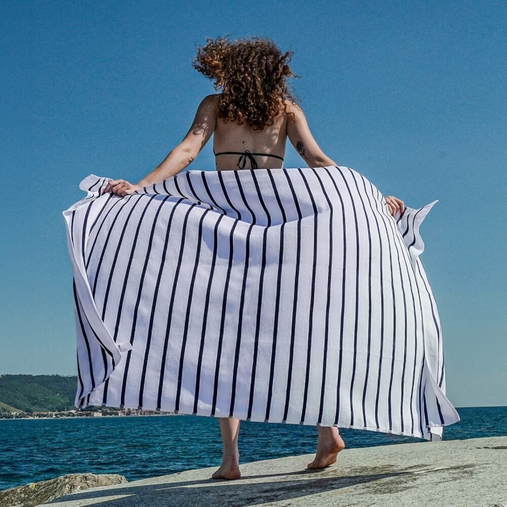 Telo Mare Righe Nero Small - immagine 3